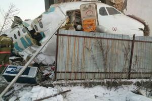 У Казахстані розбився літак, на борту було 100 осіб