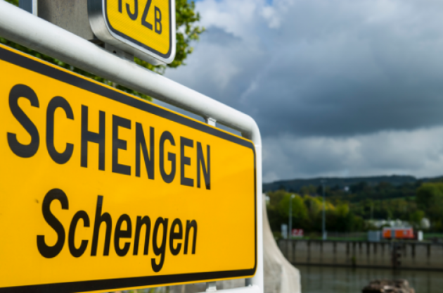 Німеччина раніше випустила попередження про поїздки по всьому світу