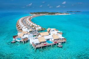 Мальдивские острова закрывают курорты из-за коронавируса