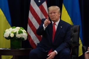 Трамп хоче у 2021 скоротити зовнішню допомогу і збільшити витрати на захист від Китаю та Росії