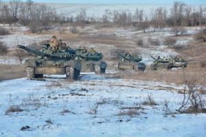 Українські десантники провели перші в 2020 році танкові навчання: фоторепортаж
