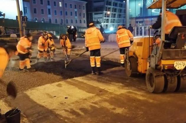 Через прорив труби з гарячою водою рух біля &quot;Либідської&quot; було перекрито два дні