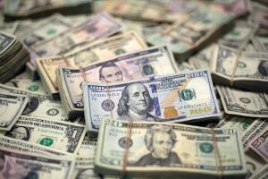 НБУ збільшить пропозицію по обміну безготівкового долара на готівку