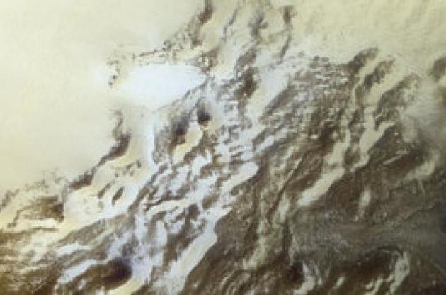 ESA показало знімок кратера Корольов на Марсі