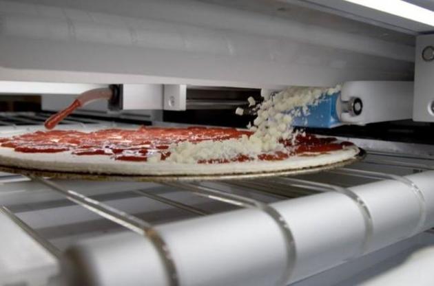 На CES в Лас-Вегасе будет работать робот, который готовит до 300 пицц в час