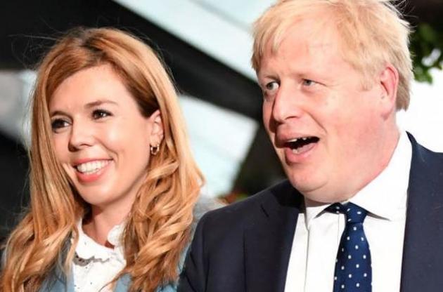 Премьер-министр Великобритании Борис Джонсон с невестой Керри Саймондс