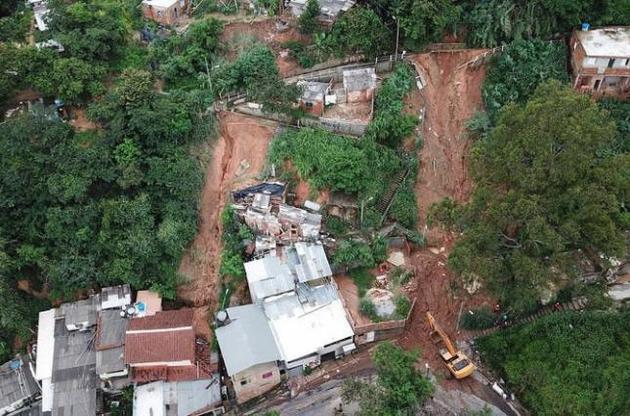 17 осіб також пропали безвісти, 7 поранено в результаті зсуву в Бразилії