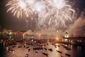 Италия отменяет Венецианский карнавал из-за коронавируса