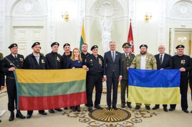 Президент Науседа наградил украинцев за защиту свободы и независимости Литвы