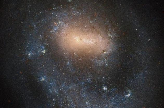 "Хаббл" сделал снимок "однорукой" галактики