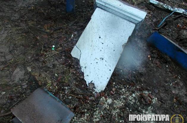 Прокуратура открыла дело из-за обстрела боевиками кладбища в Попасной