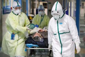 Более 1700 медиков в Китае заразилось коронавирусом