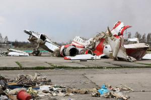 Смоленская катастрофа: Польша требует от России передачи обломков самолета президента Качиньского