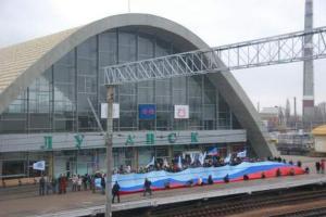 Железнодорожникам в ОРЛО задолжали 80 млн рублей зарплаты