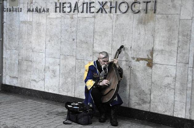 Пресслужба повідомляє, що ремонт ескалаторів на "Золотих воротах" продовжується