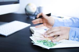 Українці в березні частіше купували валюту, ніж продали – НБУ