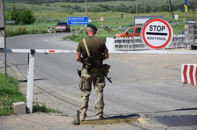 Линию столкновения в Донбассе закрывают для пересечения – штаб ООС