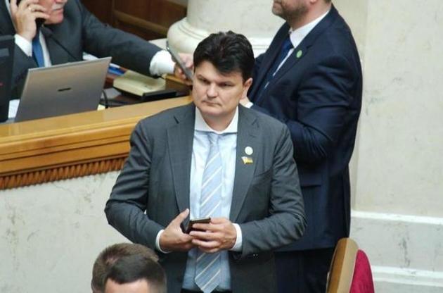 Рада не планирует прекращать работу и продолжит заседания в защитных средствах