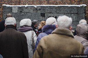 Колишні в'язні концтабору "Аушвіц-Біркенау" отримають матеріальну допомогу від Києва — КМДА