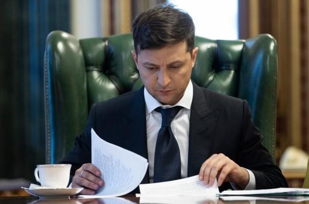 Зеленский ветировал отмену закона о строевом уставе Вооруженных сил