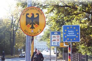 Немецкие полицейские провели ряд операций против ультраправой группировки