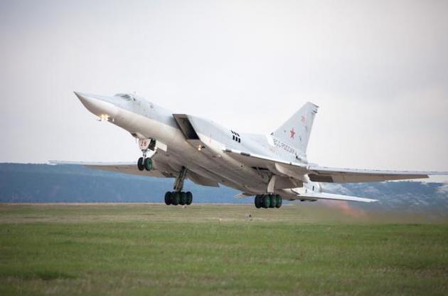 Российские стратегические бомбардировщики пролетели над Черным морем