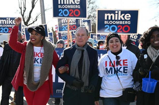 Миллиардер Майкл Блумберг отказался от участия в президентской гонке и призвал сторонников демократов голосовать за Байдена