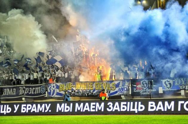 Фанаты просят людей оставаться дома