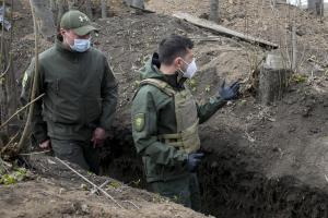 Зеленский посетил участок разведения сил в Донбасе: фото