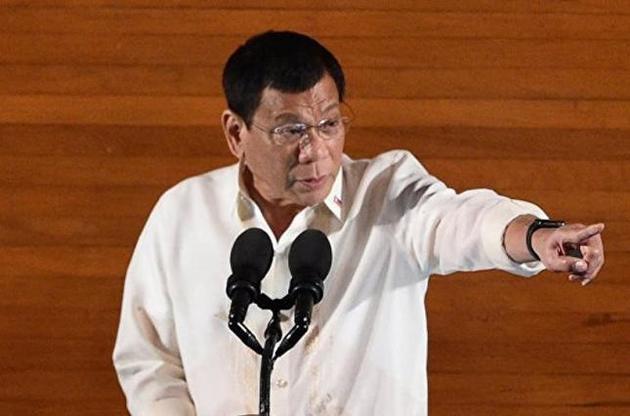 Глава Філіппін закликав силовиків стріляти в порушників карантину