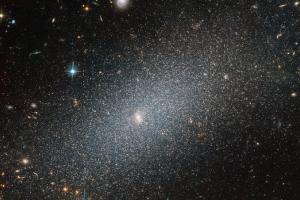 "Хаббл" зробив знімок галактики, що "іскриться"