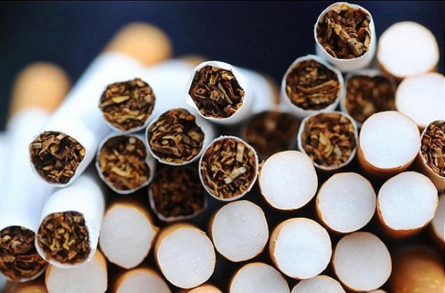 Зеленский ветировал закон о наценке на сигареты