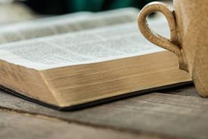 Половина американцев хотят, чтобы Библия влияла на законы США – опрос