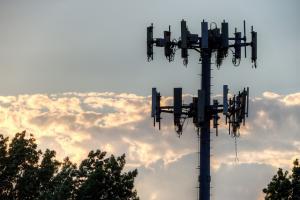 Противники 5G знищують вежі в Нідерландах