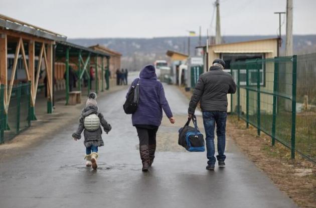 Ежедневно пункт пропуска пересекают около 15 тысяч человек