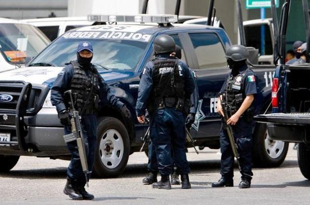 В Мексике боевики картеля пытаются заблокировать город