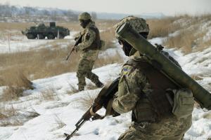 Вогнеметники ЗСУ провели стрільби на Луганщині: фоторепортаж