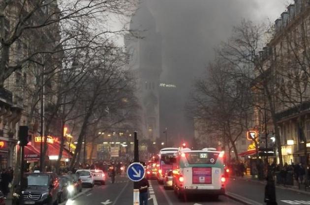 У Парижі спалахнула пожежа