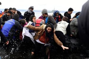 Турция не будет впускать беженцев из Греции