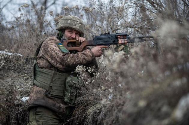 Окупанти здійснили вісім обстрілів українських позицій — штаб