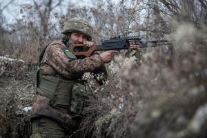 Оккупанты восемь раз обстреляли украинские позиции — штаб