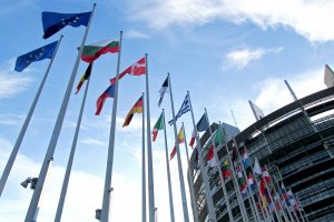 COVID-19: Европарламент передает Брюсселю помощь в виде здания и сотни автомобилей