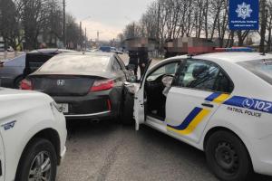 Погоня в Борисполе: трое полицейских ранены