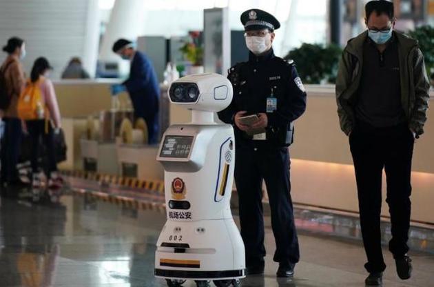 В среду 55 000 человек уехали из Ухани на поезде