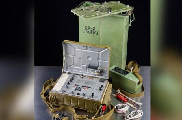 Радіостанція була випущена в 1987 році