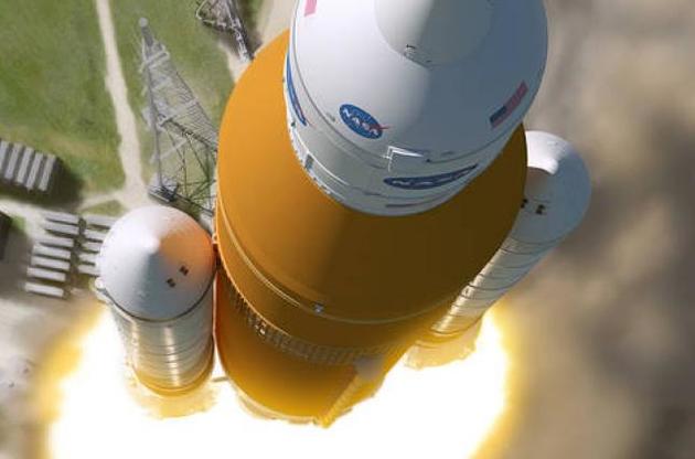 NASA припиняє роботу над ракетою для польотів на Місяць