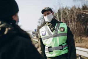 Карантин в Украине: на окраинах столицы обустроили 8 пунктов контроля