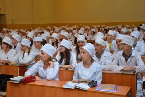 Українські студенти-медики не здаватимуть міжнародний іспит IFOM з основ медицини — ZN.UA