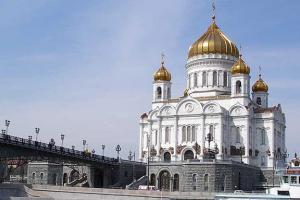 РПЦ провела молебен в Москве, нарушив все правила карантина