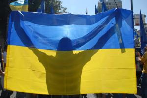 К годовщине Одесской трагедии на Куликовом поле снова подняли украинский флаг